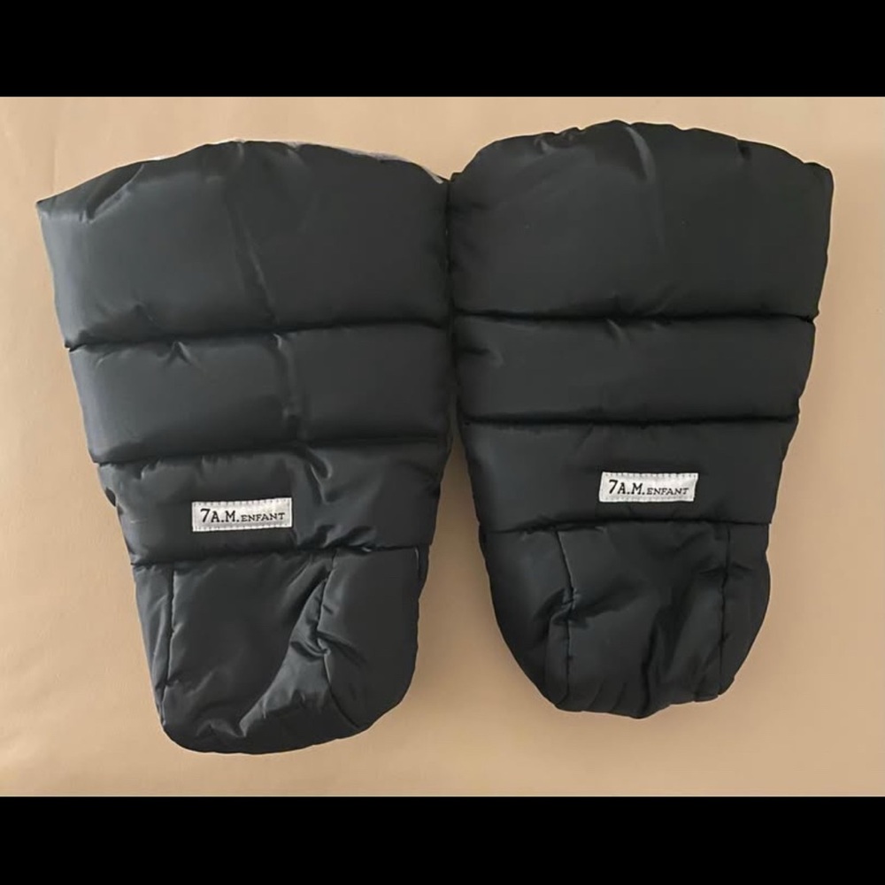 7 A.M. Enfant Black Stroller Gloves - NEW
